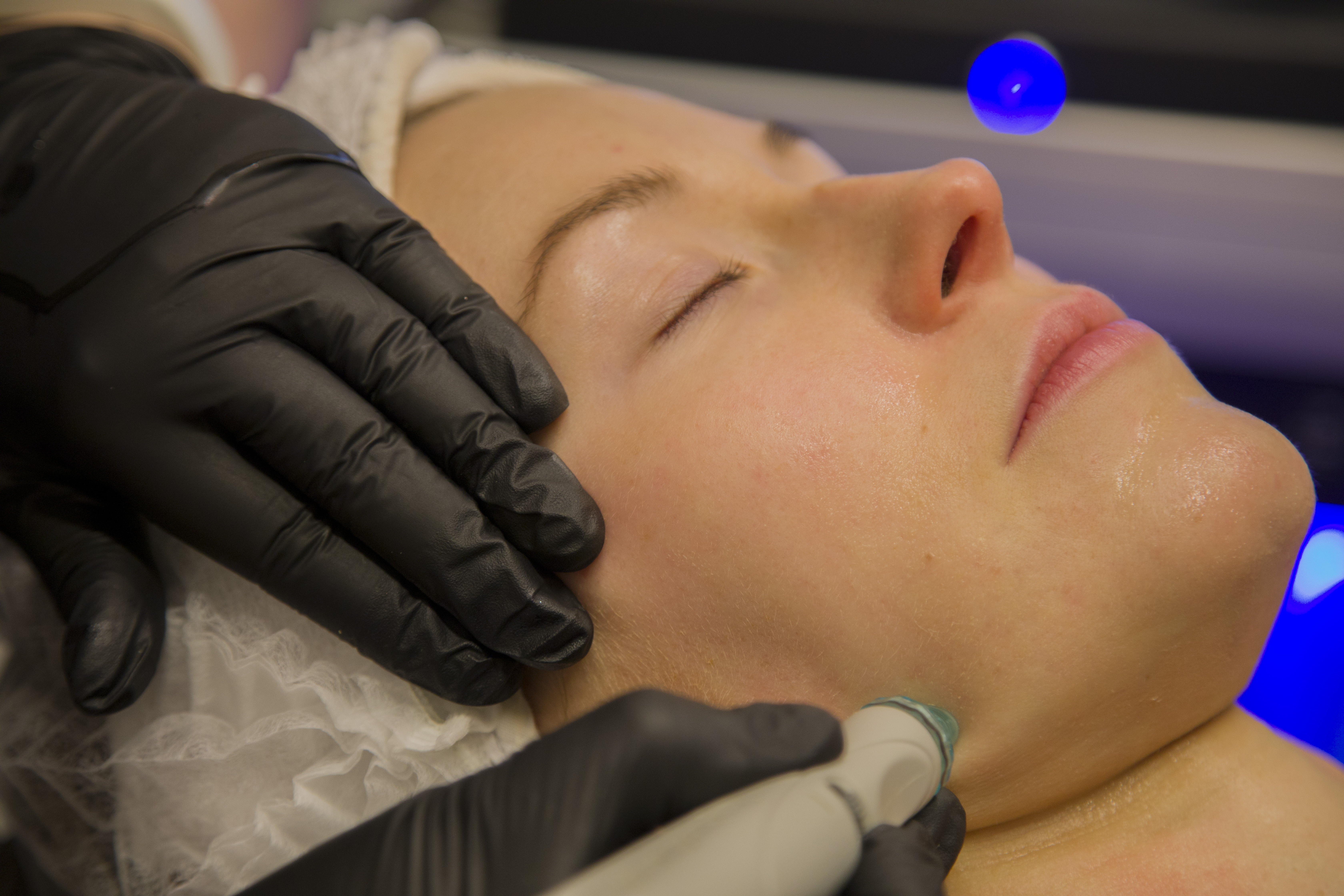 Kuva HYDRAFACIAL SIGNATURE TREATMENT kasvohoidosta Kauneus- & Komeushoitola Sanna's Stylessä